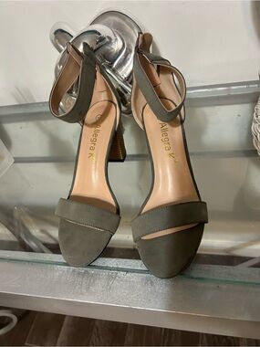 Allegra K Olive Green Block Heel Ankle-Strap Sandals Chic Allegra K sandals with